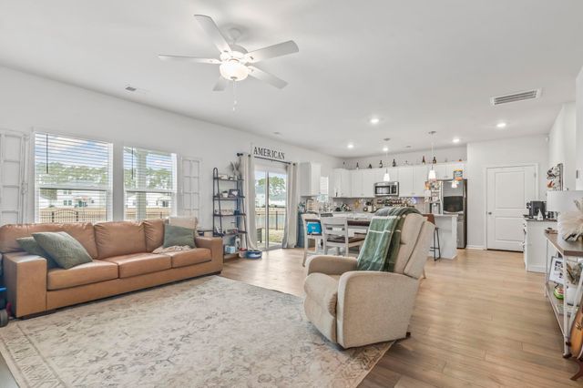 415 McGarry Dr., Myrtle Beach, SC 29588