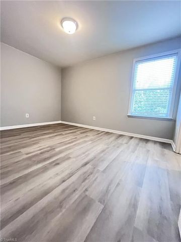 2390 Autumn Mist Drive, Winston-salem, NC 27103