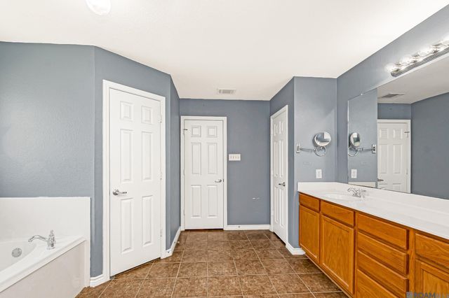 11134 Ascension Ct, Denham Springs, LA 70726