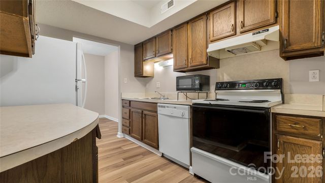 6927 Stonington Lane, Charlotte, NC 28227
