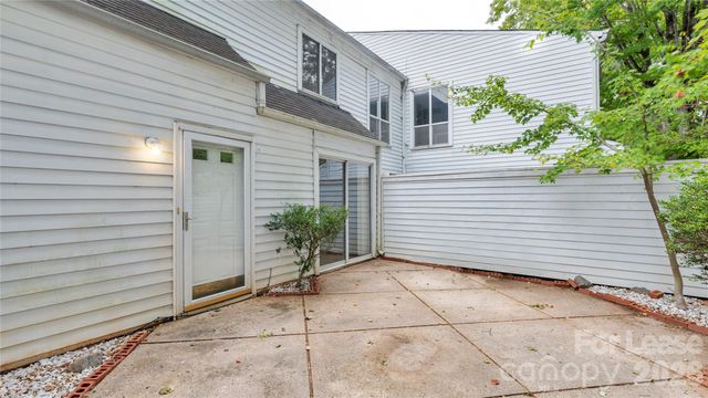 6927 Stonington Lane, Charlotte, NC 28227