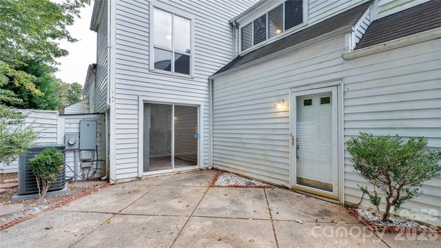 6927 Stonington Lane, Charlotte, NC 28227