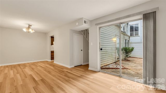 6927 Stonington Lane, Charlotte, NC 28227