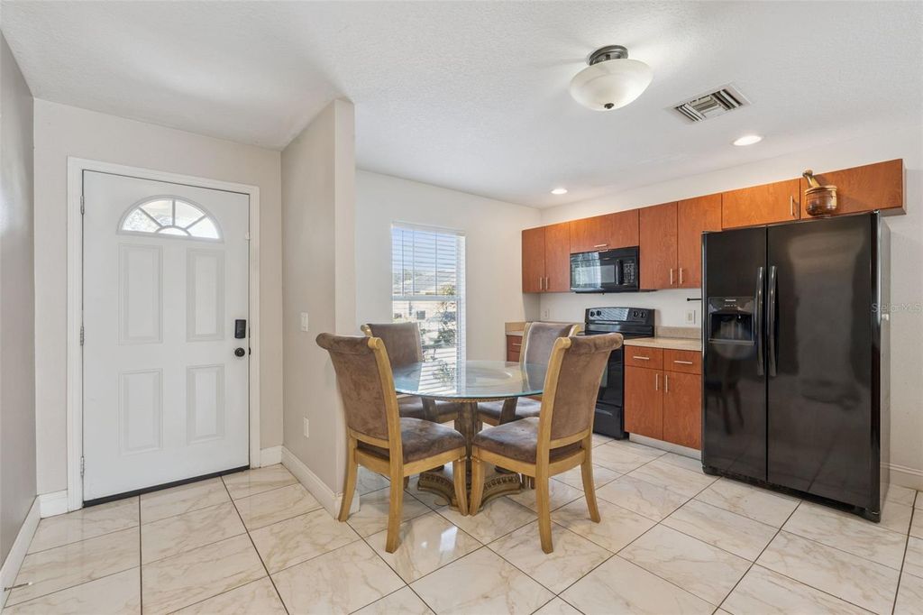 Image 11 of property listing at 810 VALNERA COURT, Kissimmee, FL 34758