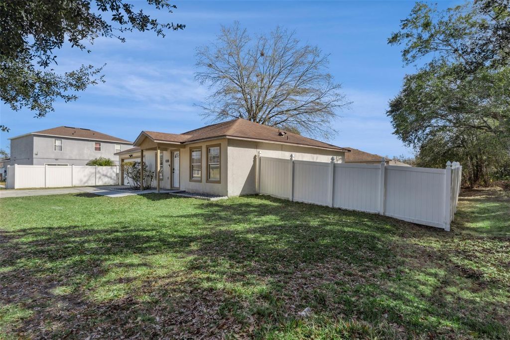 Image 28 of property listing at 810 VALNERA COURT, Kissimmee, FL 34758