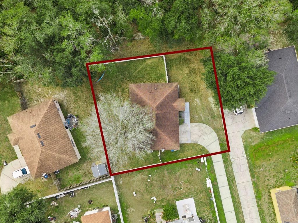 Image 38 of property listing at 810 VALNERA COURT, Kissimmee, FL 34758