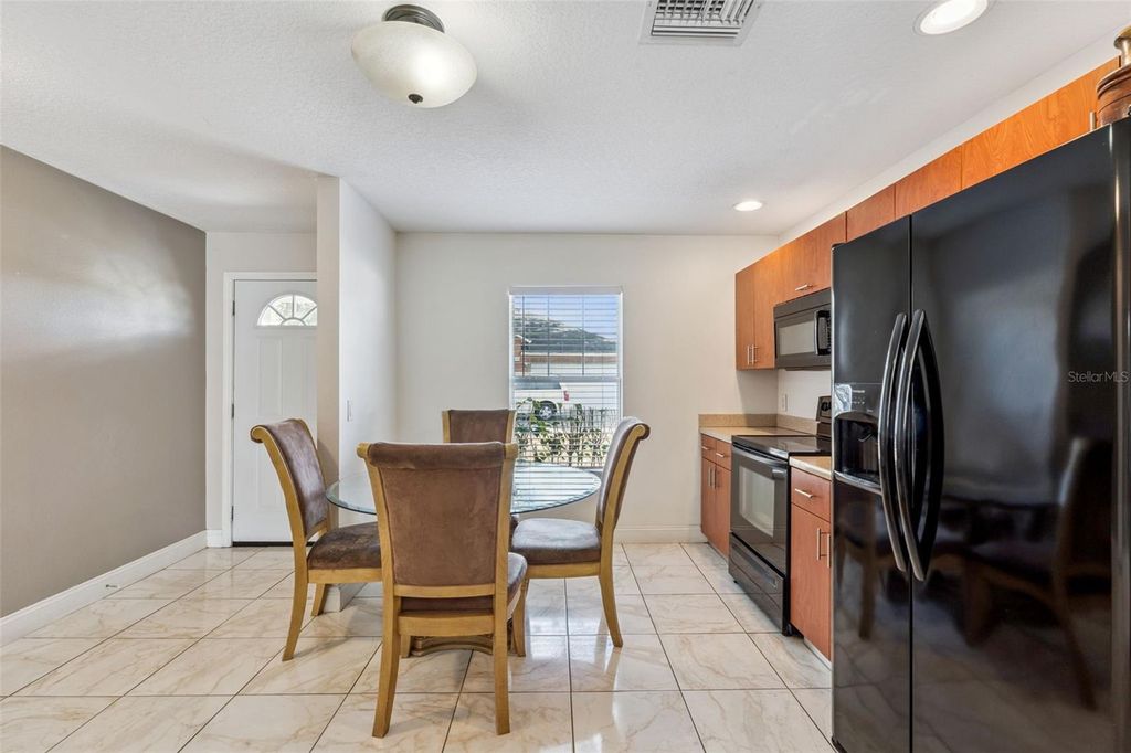 Image 9 of property listing at 810 VALNERA COURT, Kissimmee, FL 34758