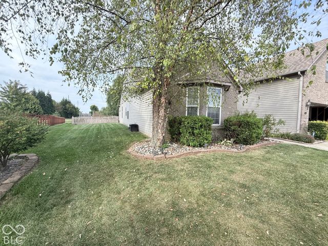 2204 Bluewing Road, Greenwood, IN 46143