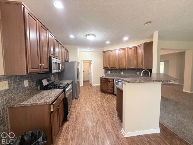 2204 Bluewing Road, Greenwood, IN 46143