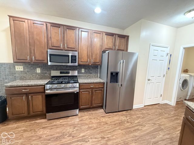 2204 Bluewing Road, Greenwood, IN 46143