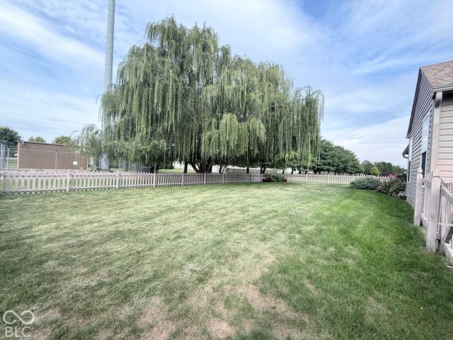 2204 Bluewing Road, Greenwood, IN 46143