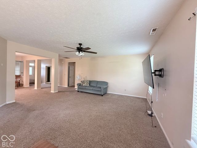 2204 Bluewing Road, Greenwood, IN 46143