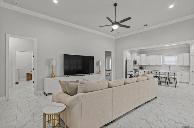 278 Peacock Pointe, Thibodaux, LA 70301