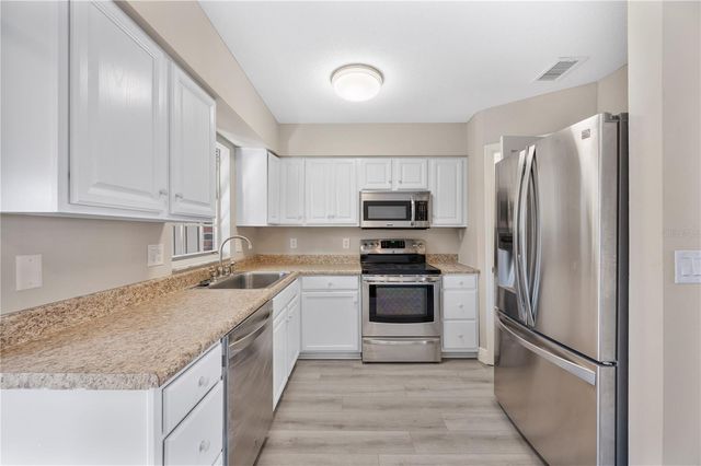 1920 E EDGEWOOD DRIVE L5, Lakeland, FL 33803