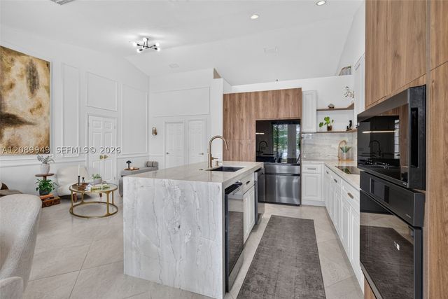 820 Falling Water Rd, Weston, FL 33326
