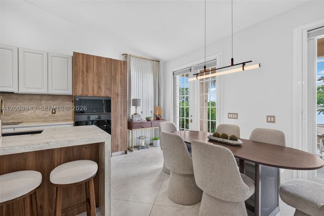 820 Falling Water Rd, Weston, FL 33326
