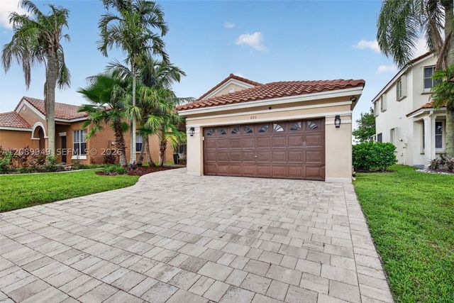 820 Falling Water Rd, Weston, FL 33326