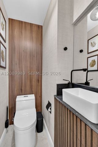 820 Falling Water Rd, Weston, FL 33326