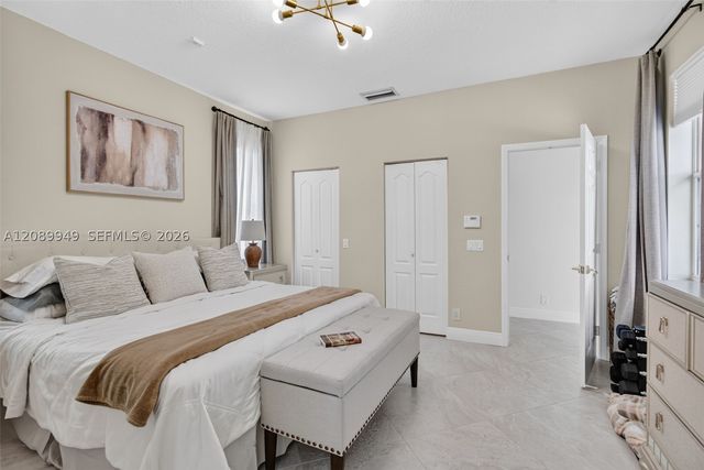 820 Falling Water Rd, Weston, FL 33326