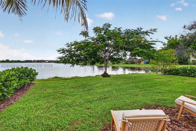 820 Falling Water Rd, Weston, FL 33326