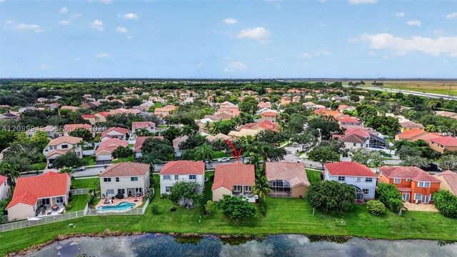 820 Falling Water Rd, Weston, FL 33326