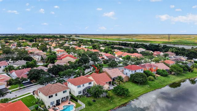 820 Falling Water Rd, Weston, FL 33326