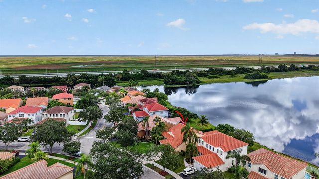 820 Falling Water Rd, Weston, FL 33326