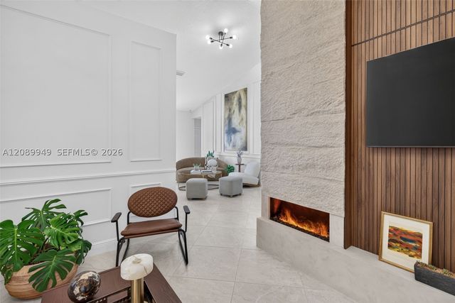 820 Falling Water Rd, Weston, FL 33326