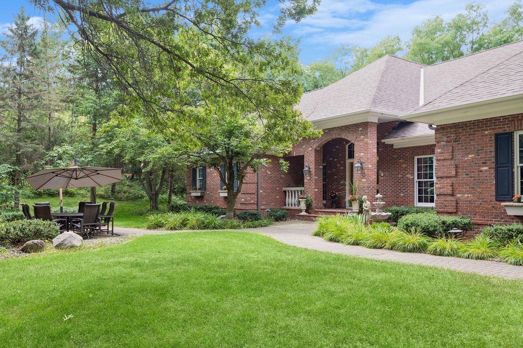 1959 Pine Ridge Drive, West Saint Paul, MN 55118 — exterior