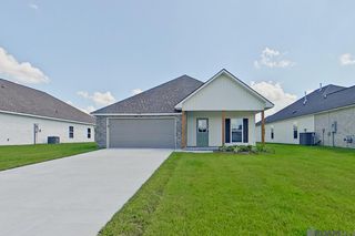 13724 Willowmore Dr, Denham Springs, LA 70726