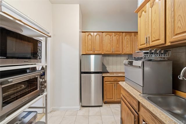 83-40 Austin Street 1S, Kew Gardens, NY 11415