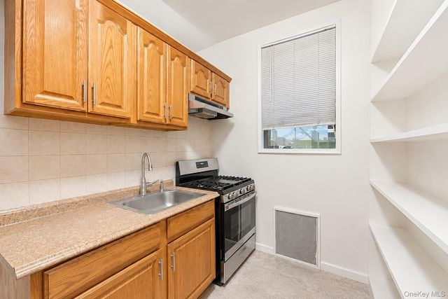 83-40 Austin Street 1S, Kew Gardens, NY 11415