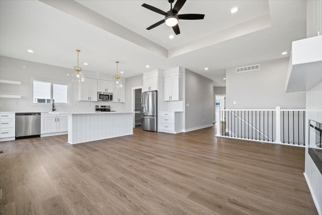 305 NW Lavelle Court, Waukee, IA 50263