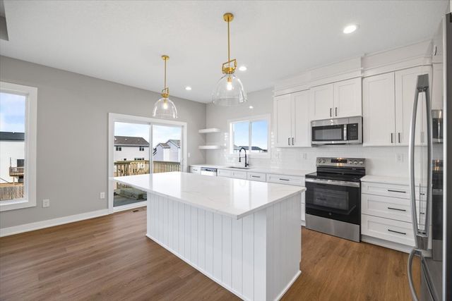 305 NW Lavelle Court, Waukee, IA 50263