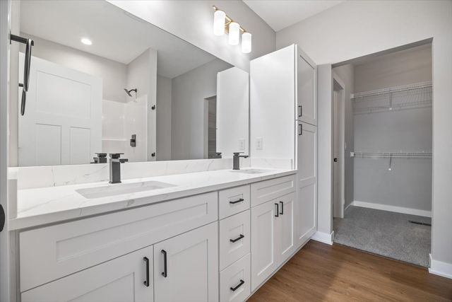 305 NW Lavelle Court, Waukee, IA 50263