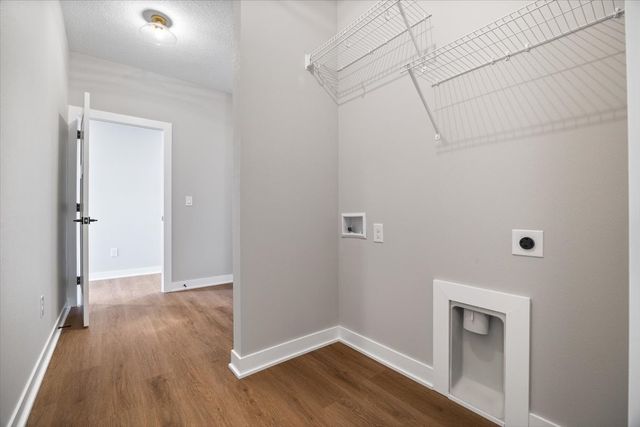 305 NW Lavelle Court, Waukee, IA 50263