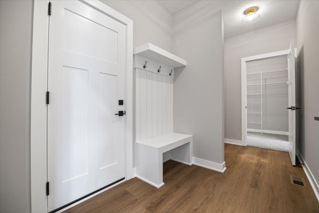 305 NW Lavelle Court, Waukee, IA 50263