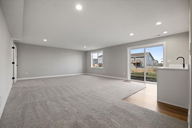 305 NW Lavelle Court, Waukee, IA 50263