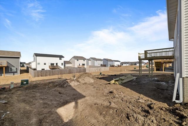 305 NW Lavelle Court, Waukee, IA 50263