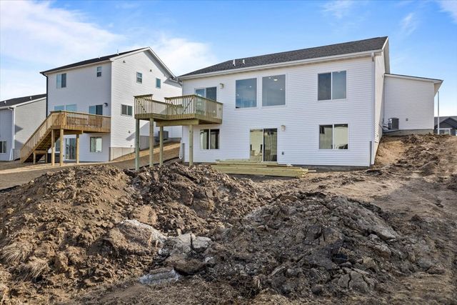 305 NW Lavelle Court, Waukee, IA 50263