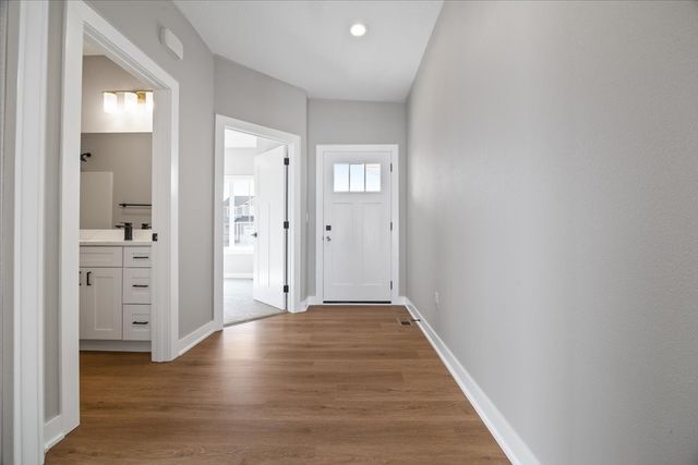 305 NW Lavelle Court, Waukee, IA 50263