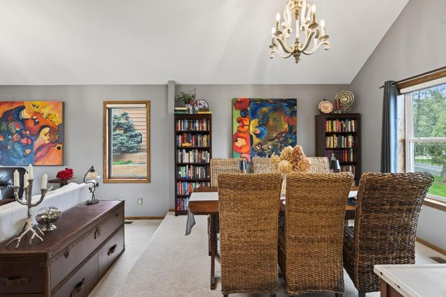321 Deerfoot Trail, Chanhassen, MN 55317