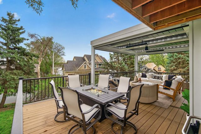 321 Deerfoot Trail, Chanhassen, MN 55317