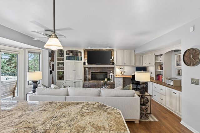 321 Deerfoot Trail, Chanhassen, MN 55317