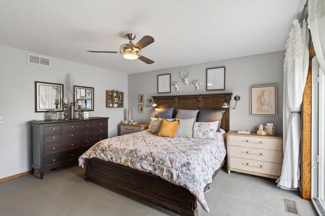 321 Deerfoot Trail, Chanhassen, MN 55317
