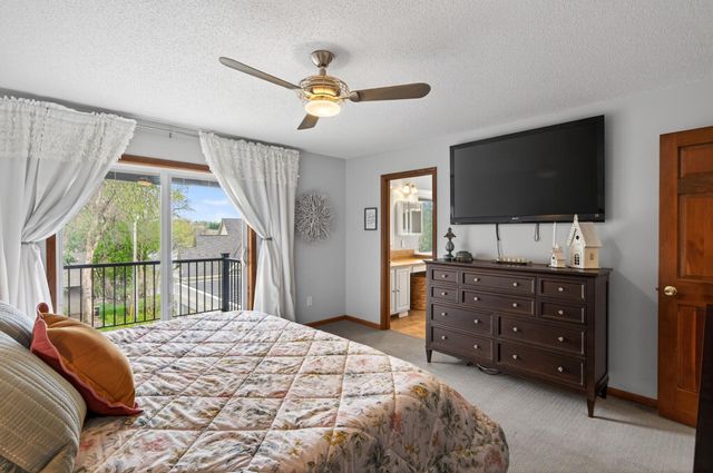 321 Deerfoot Trail, Chanhassen, MN 55317