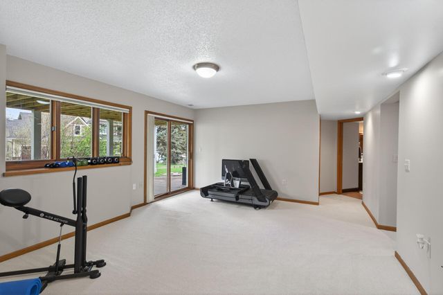 321 Deerfoot Trail, Chanhassen, MN 55317