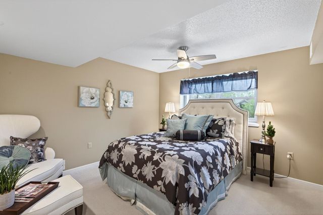 321 Deerfoot Trail, Chanhassen, MN 55317