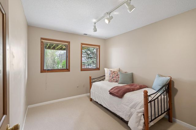 321 Deerfoot Trail, Chanhassen, MN 55317