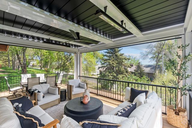 321 Deerfoot Trail, Chanhassen, MN 55317